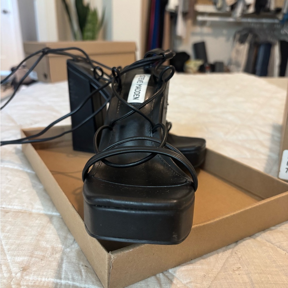 Steve Madden Manzie Black Heels